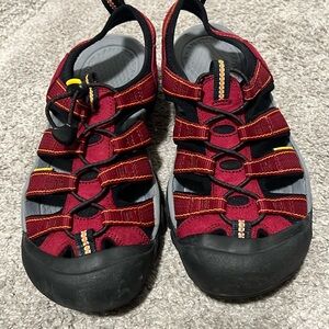 Women’s Keen Newport H2 Hiking Sandals, Size 8